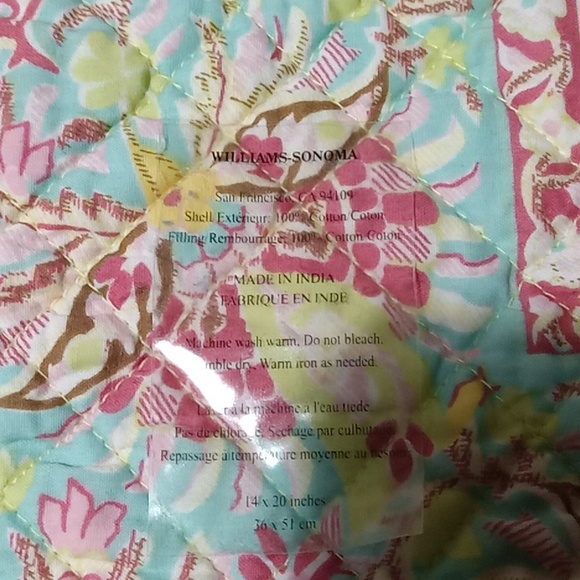 Williams Sonoma Dining Williams Sonoma Quilted Cotton Reversible